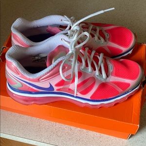 Neon Pink Nike Airmax size 7 Youth